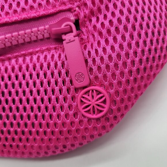 GAIAM Performance Air Mesh Commuter Fanny Pack Belt Bag Hot Pink Barbiecore - Picture 2 of 10